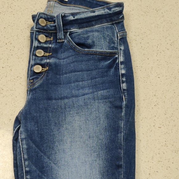 KanCan Denim - KanCan Kurvy Destructed Skinny